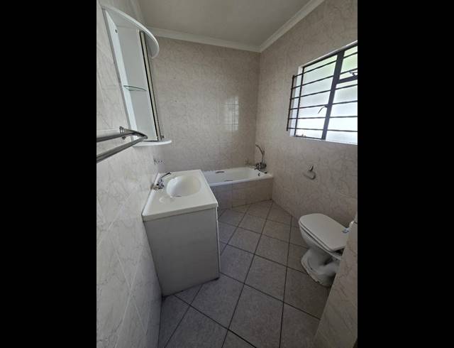 2 BEDROOM PROPERTY TO RENT IN CYRILDENE